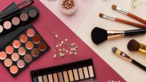BEAUTICIAN AND MAKEUP COURSES